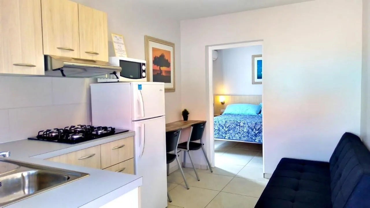 Rooi Santo Residence Palm Beach Apartment