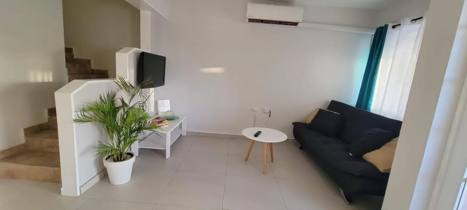 Rooi Santo Residence Palm Beach