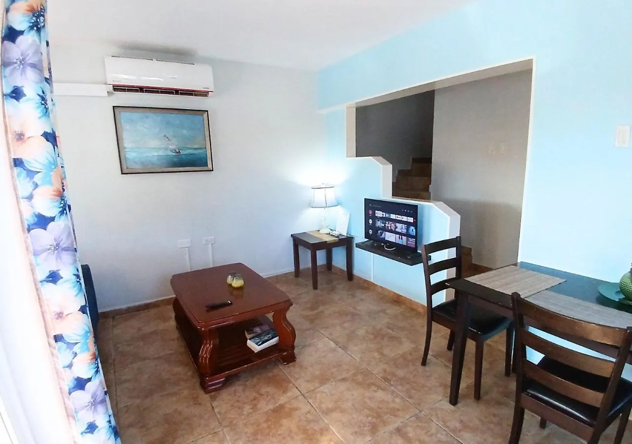 Rooi Santo Residence Palm Beach 0*,