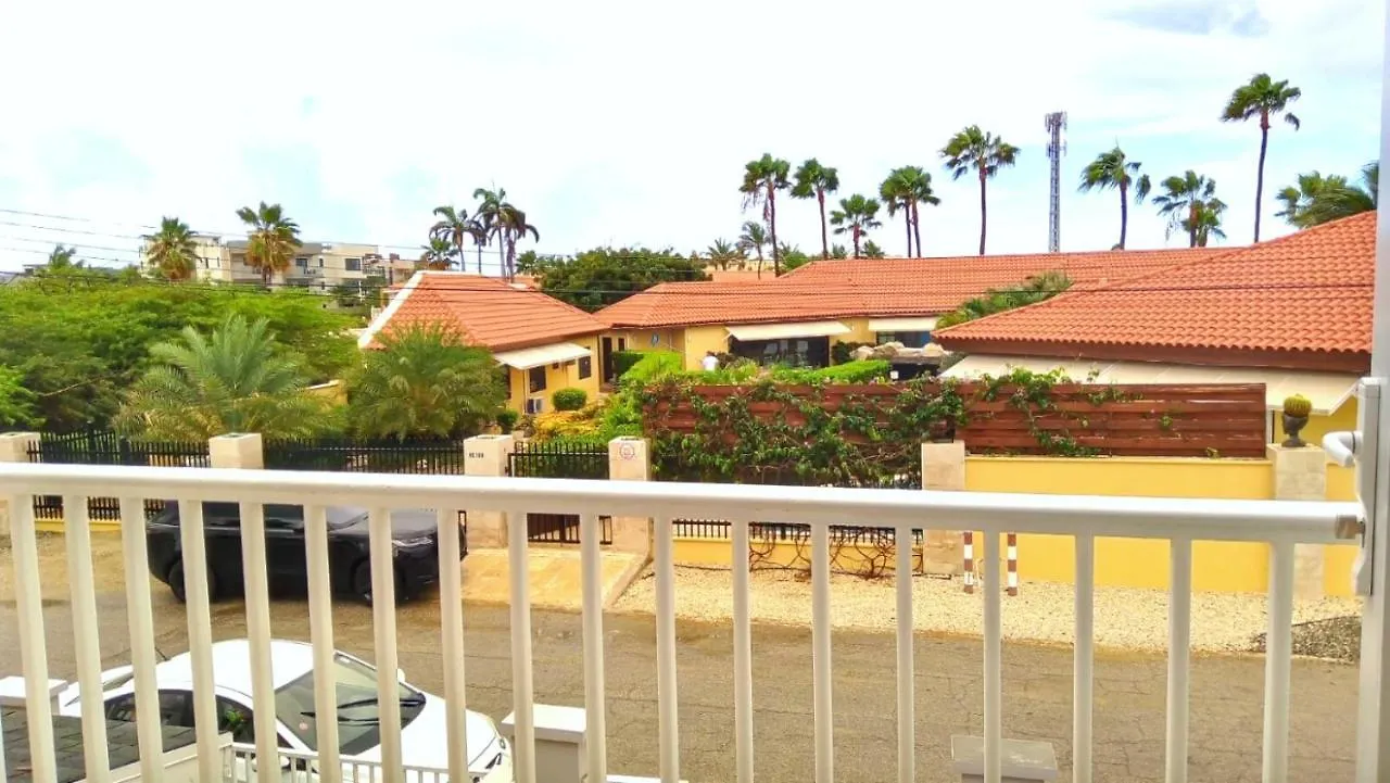 Rooi Santo Residence Palm Beach