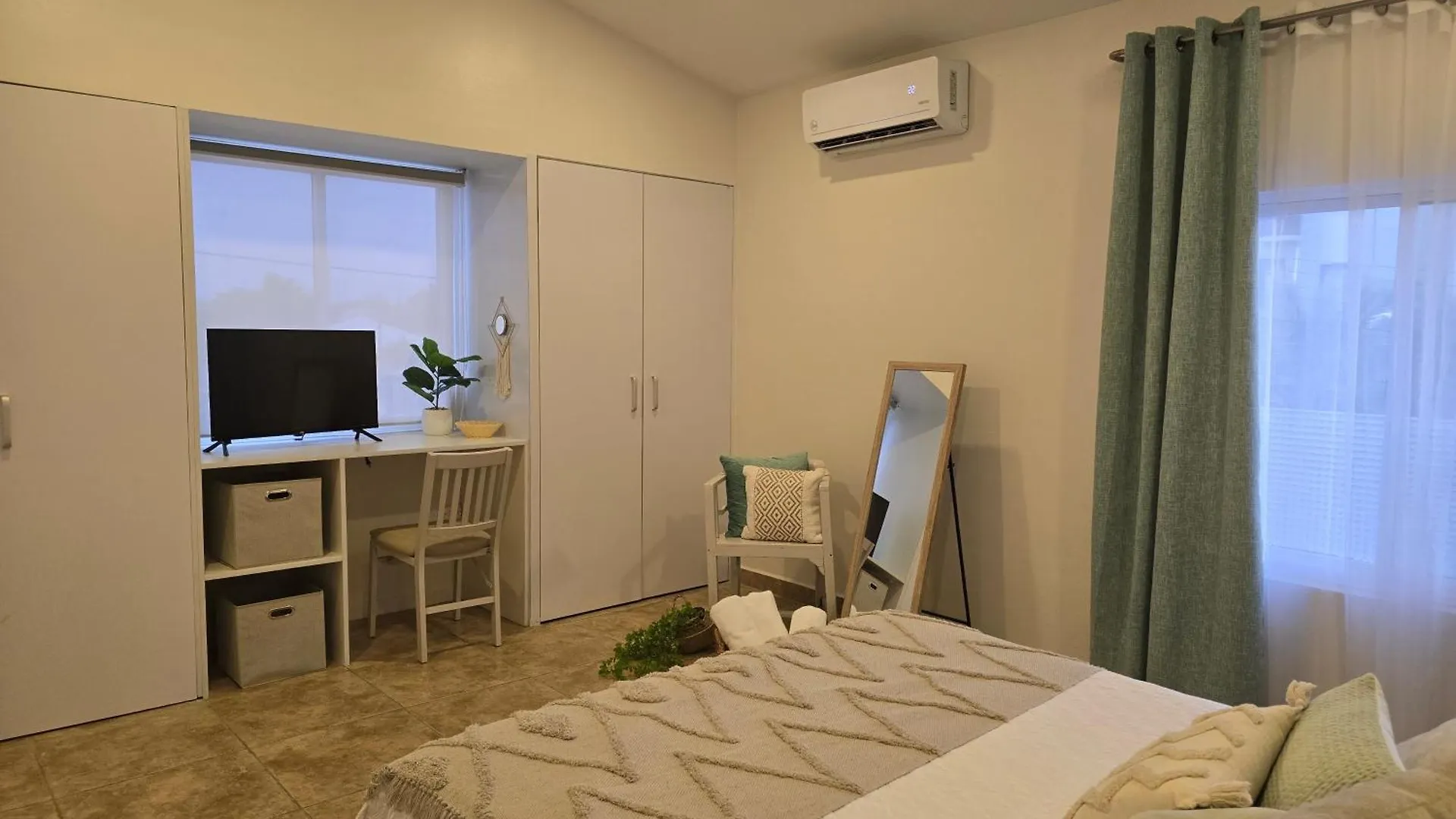 Rooi Santo Residence Palm Beach Aruba