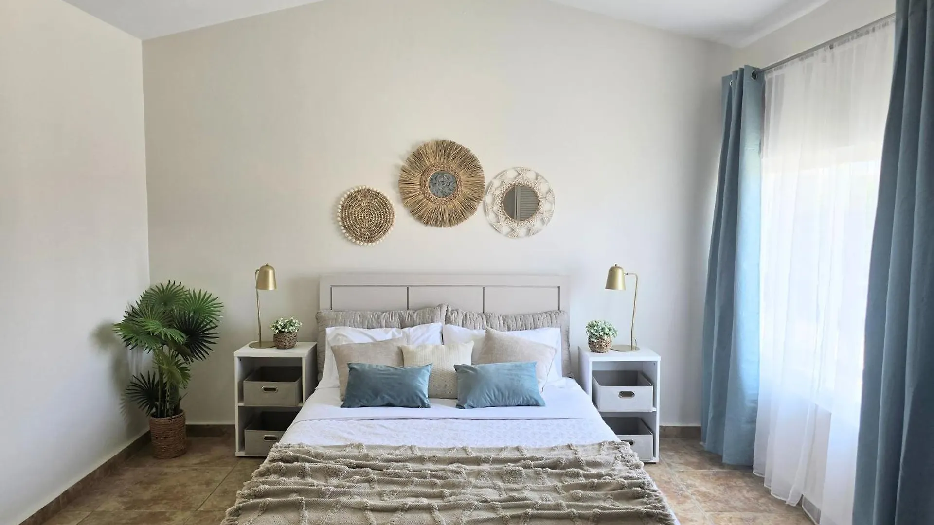 Rooi Santo Residence Palm Beach Aruba