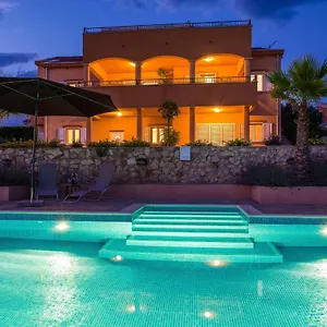 https://apartment-alex-zadar-23000.hotelinzadar.com