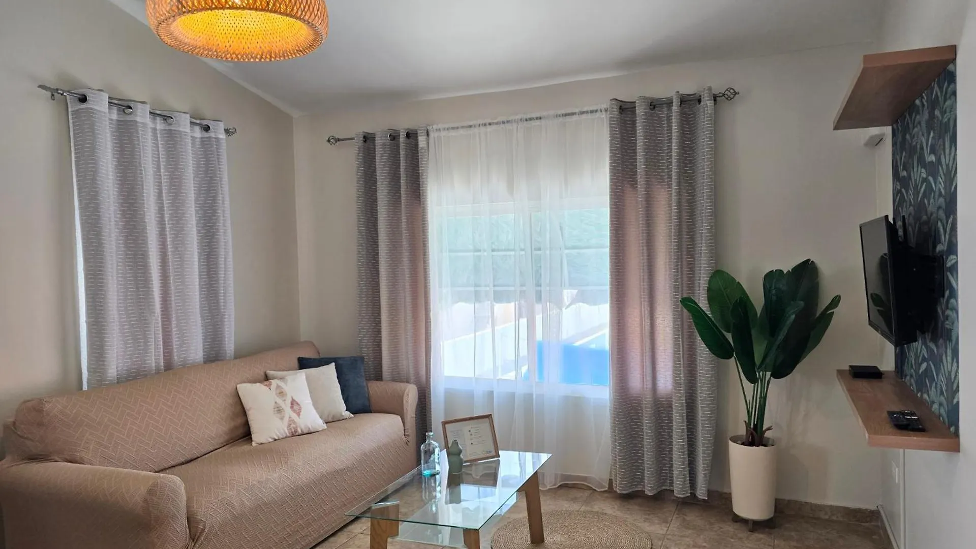 Rooi Santo Residence Palm Beach Appartement