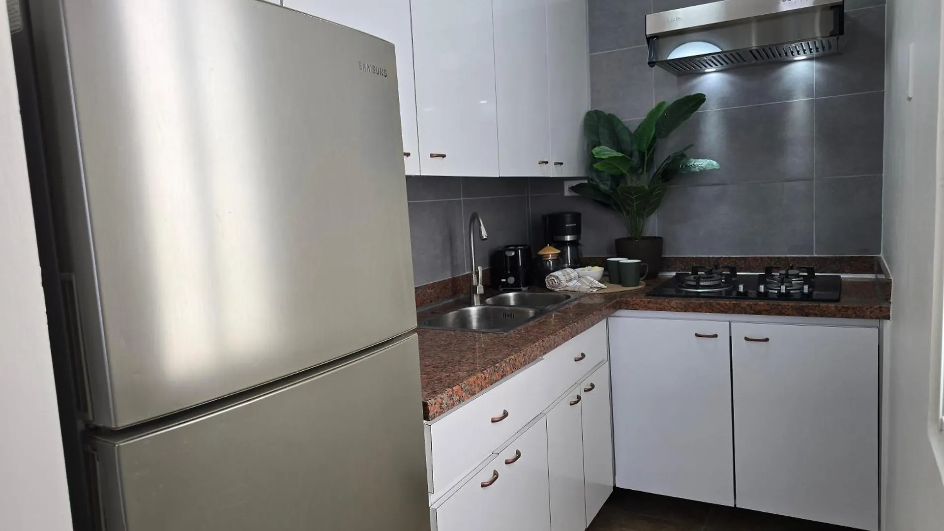 Rooi Santo Residence Palm Beach