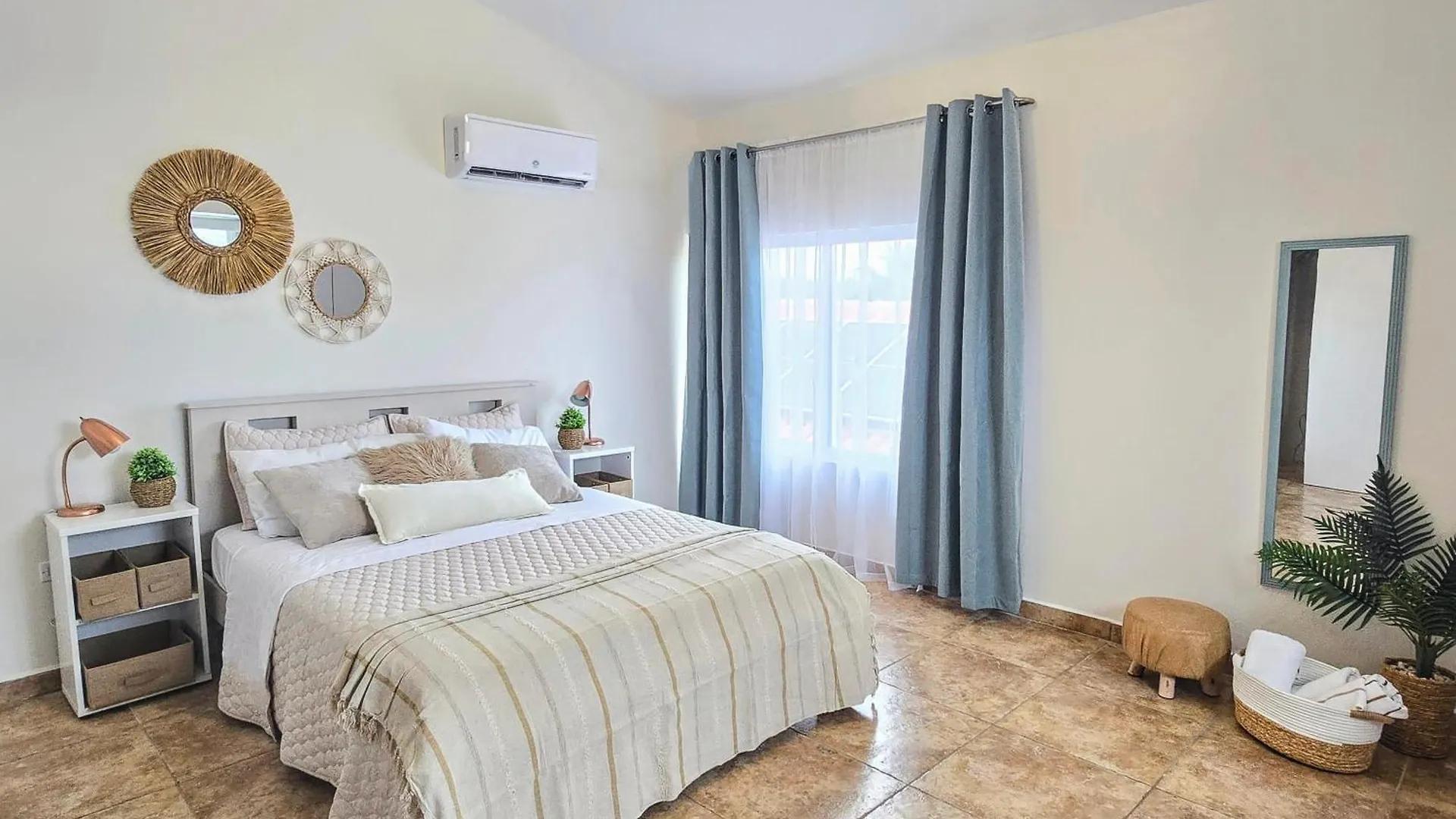 Rooi Santo Residence Palm Beach Aruba