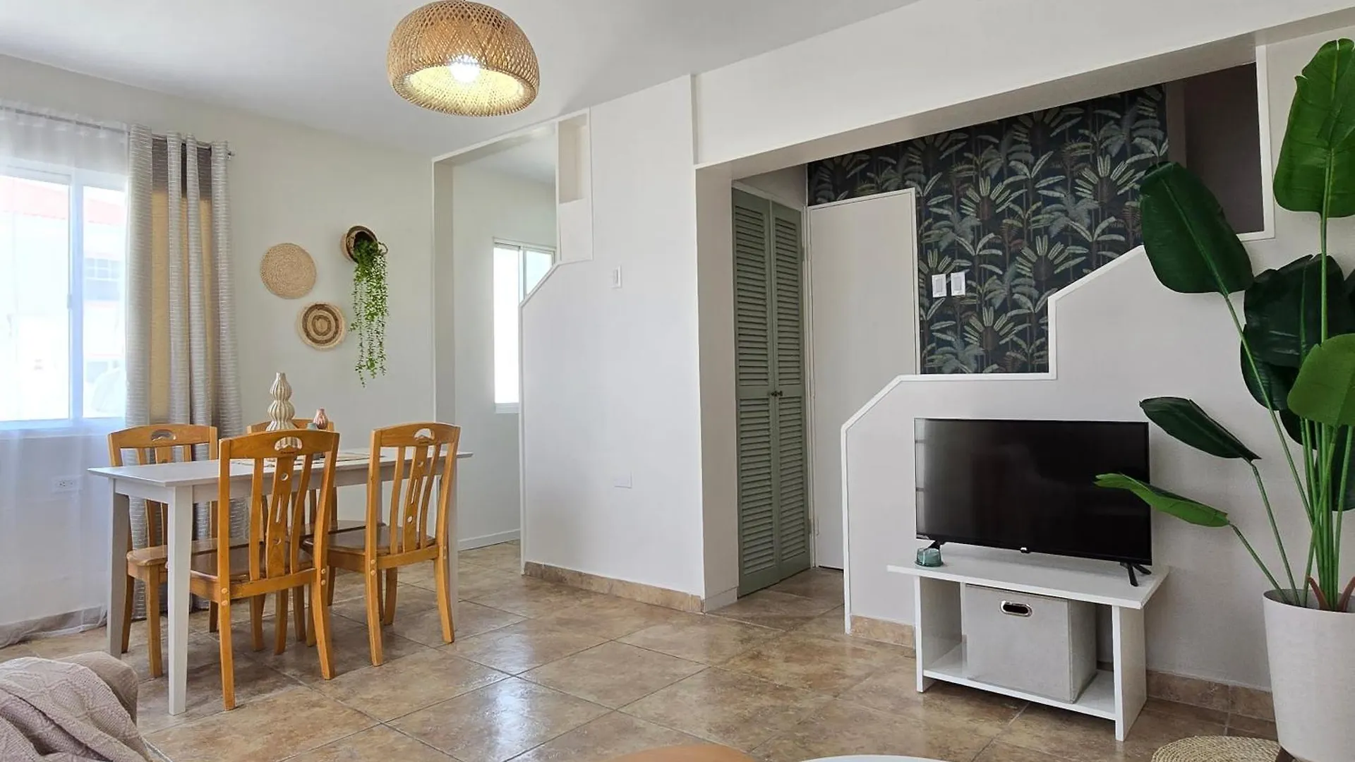 Rooi Santo Residence Palm Beach