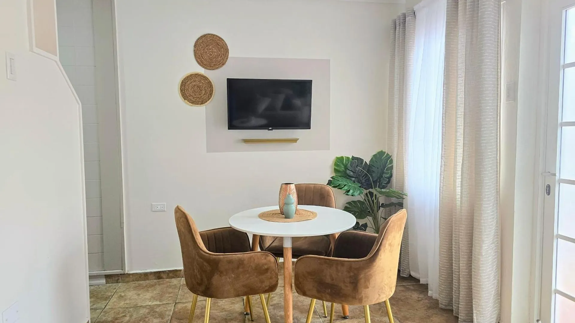 Апартаменты Rooi Santo Residence Палм Бич