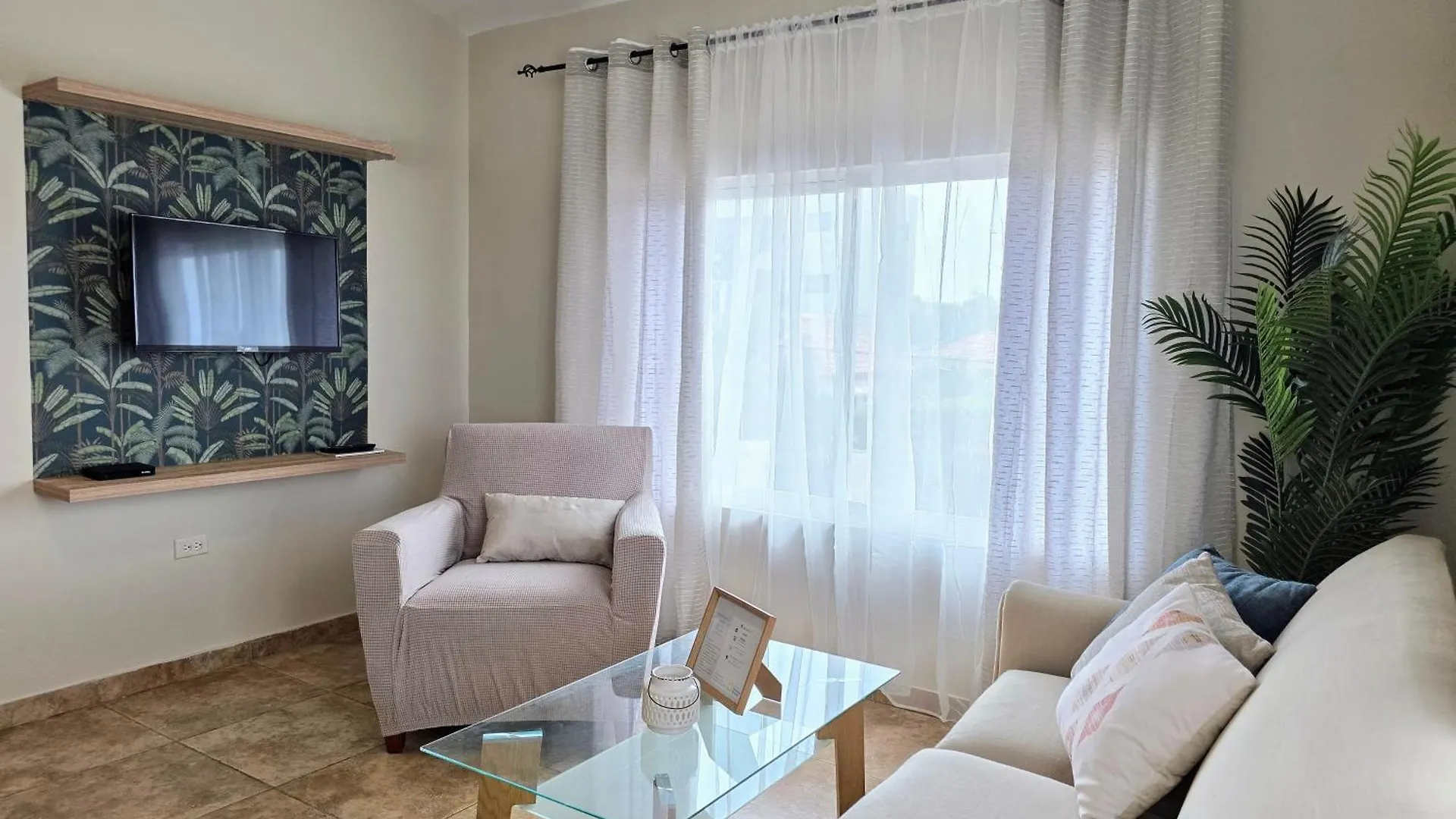 Rooi Santo Residence Palm Beach