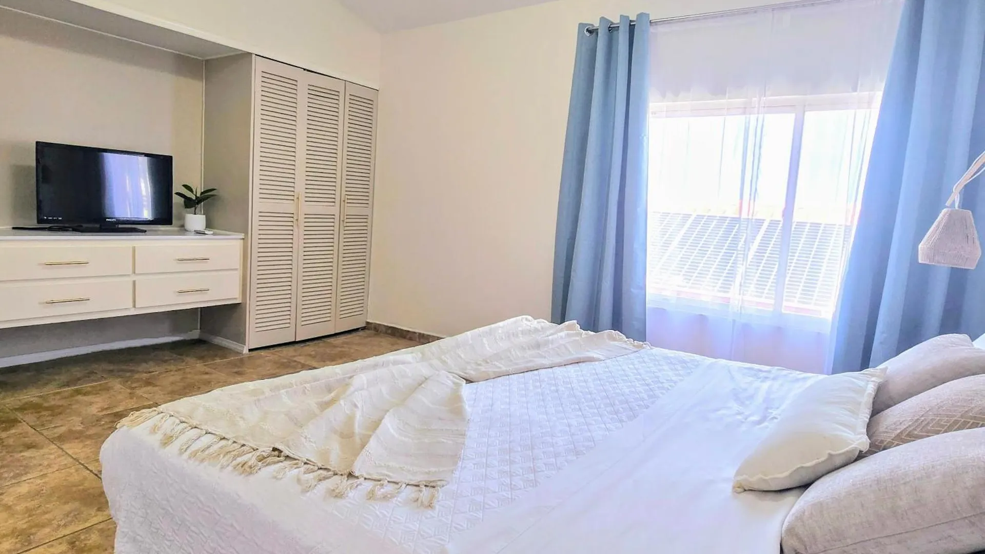 Rooi Santo Residence Palm Beach