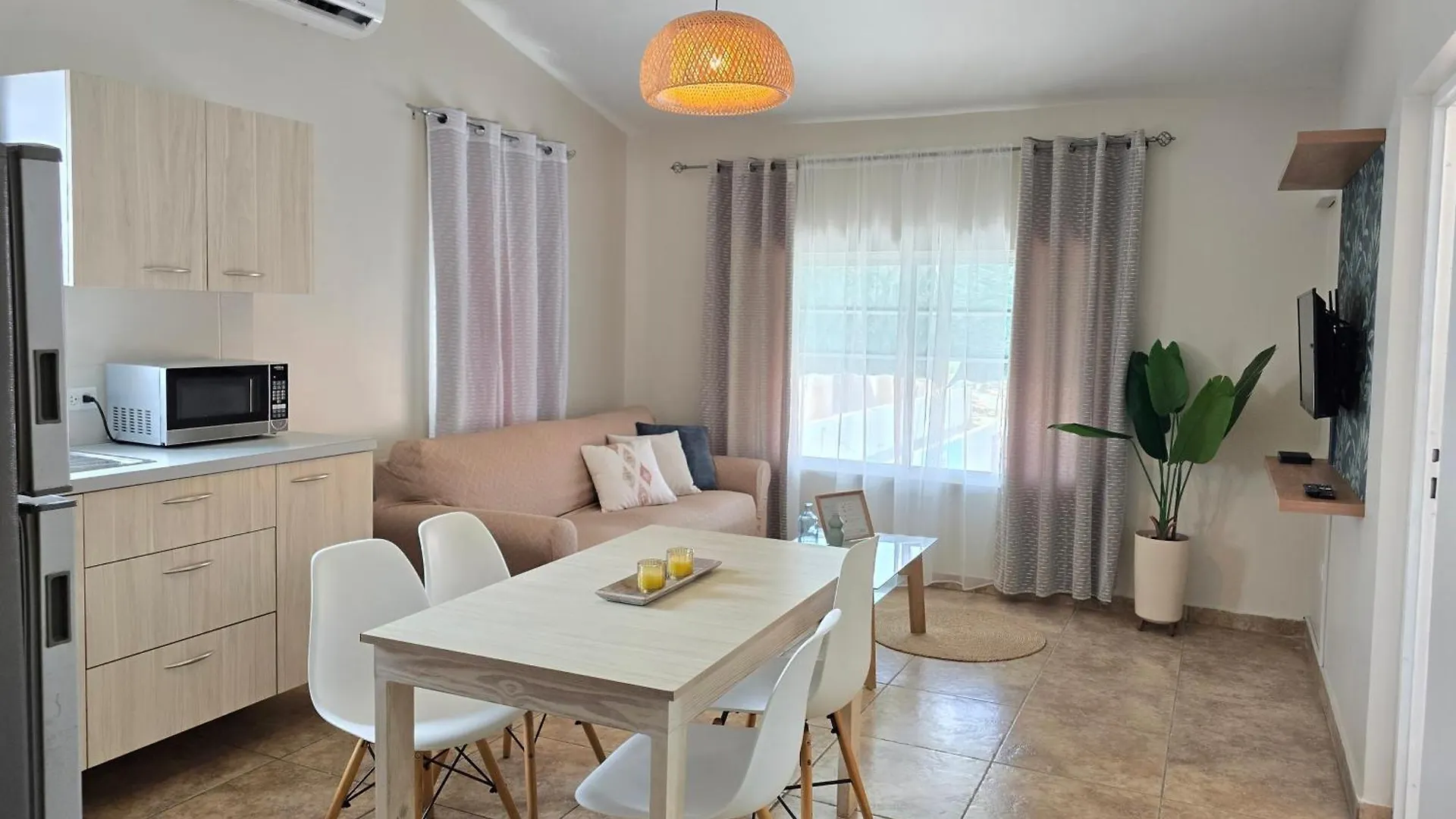 Rooi Santo Residence Палм Бич Апартаменты